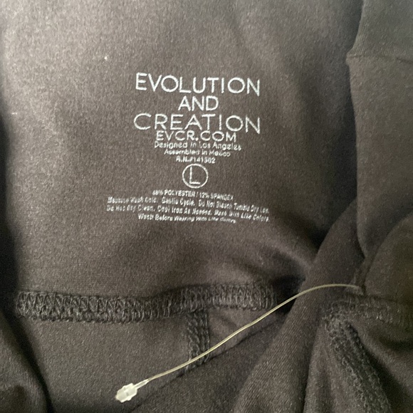 Evolution&Creation Black Stretch Reinforced Fold Over Butter Soft Contour Pants - Picture 9 of 10